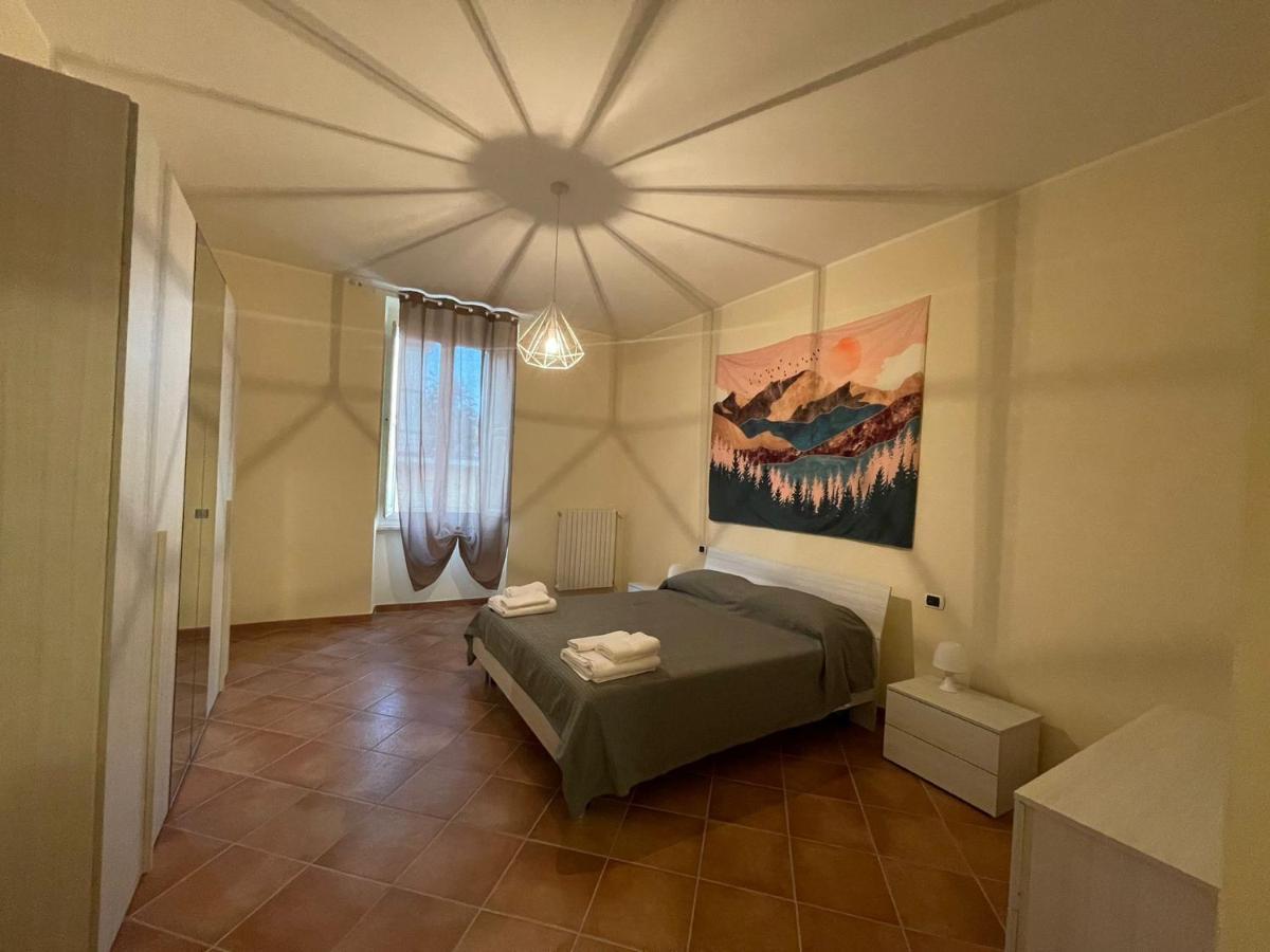 A Casa Di Noemi Acomodação com café da manhã LʼAquila Exterior foto